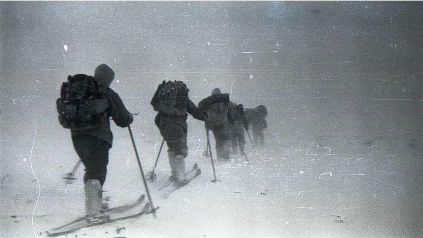 Группа Дятлова на лыжах
